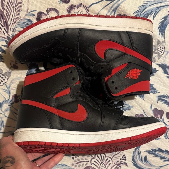 Wmns Air Jordan 1 High Zoom Comfort 'Black University Red' - Picture 4 of 14